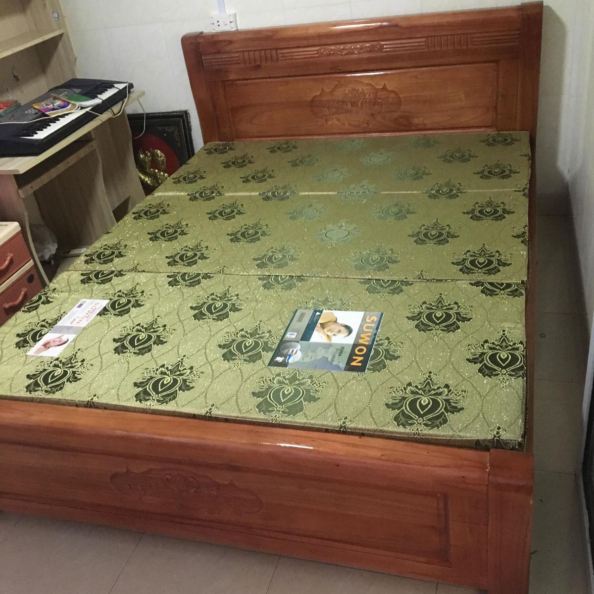 Giuờng Gỗm Sồi Nga ( 1m8 * 2m )